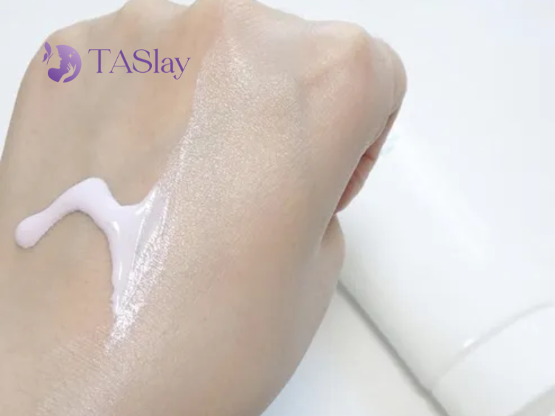 da dầu dùng kem chống nắng dạng gel hay sữa